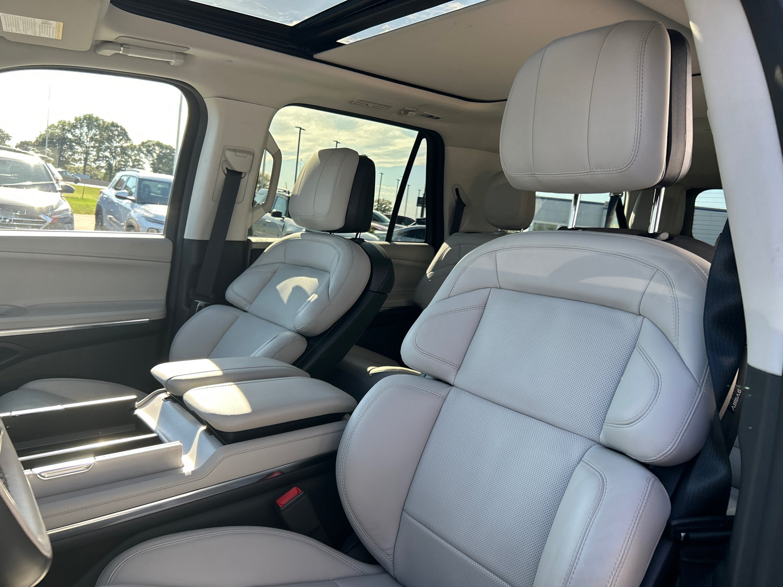 New 2026 Lincoln Navigator L Reserve AWD/4WD image 28