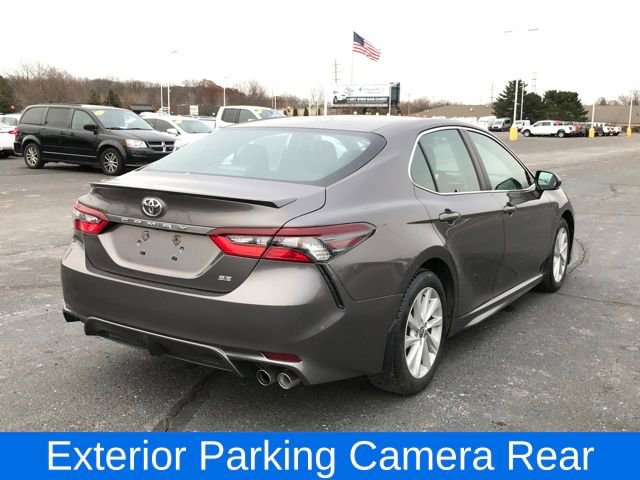 Used 2022 Toyota Camry SE image 3