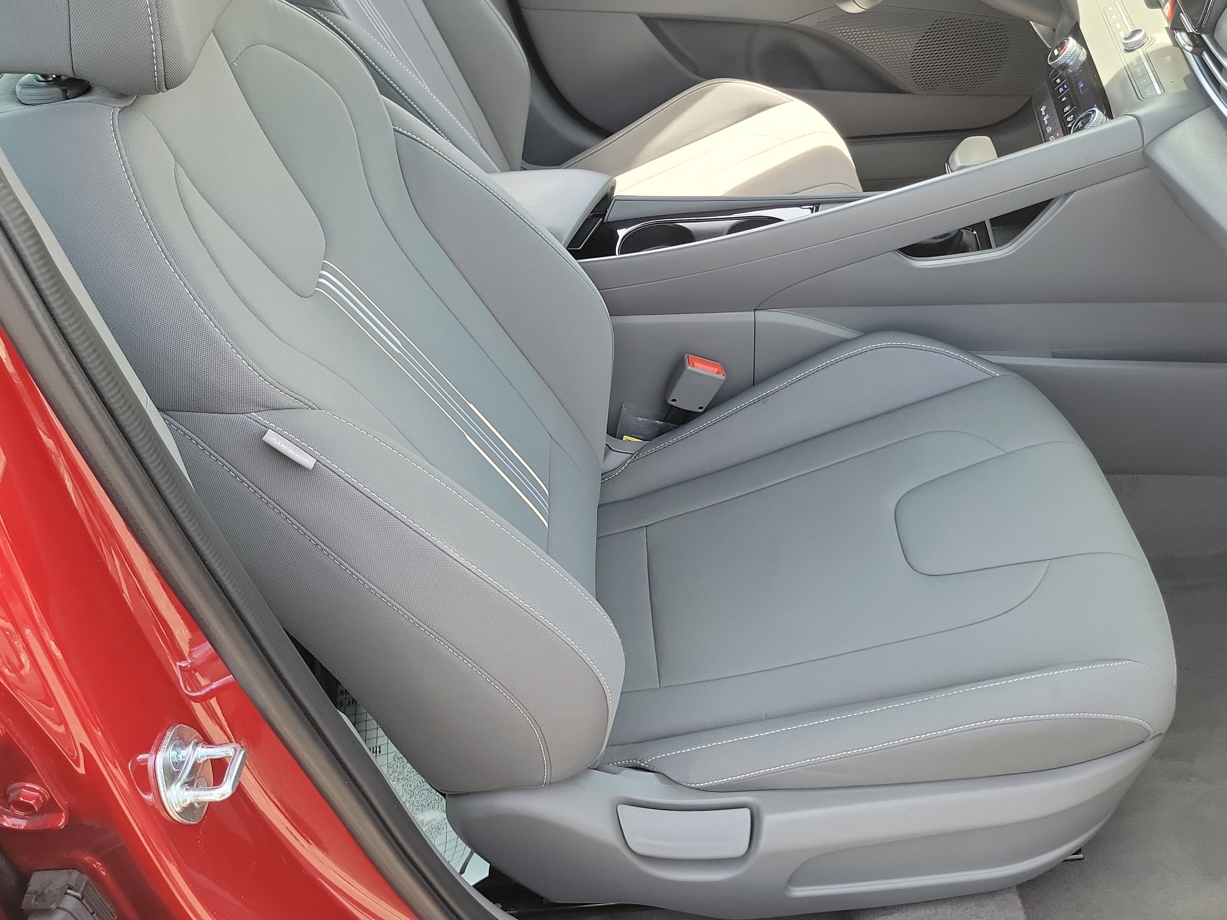 Certified 2025 Hyundai Elantra SEL image 21