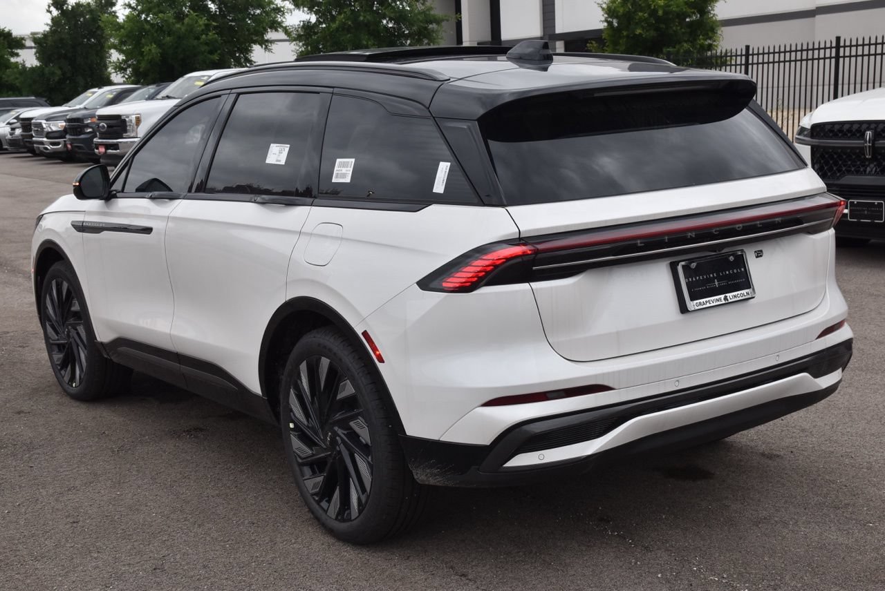 New 2026 Lincoln Nautilus Reserve w/ Jet Appearance Package AWD/4WD image 16