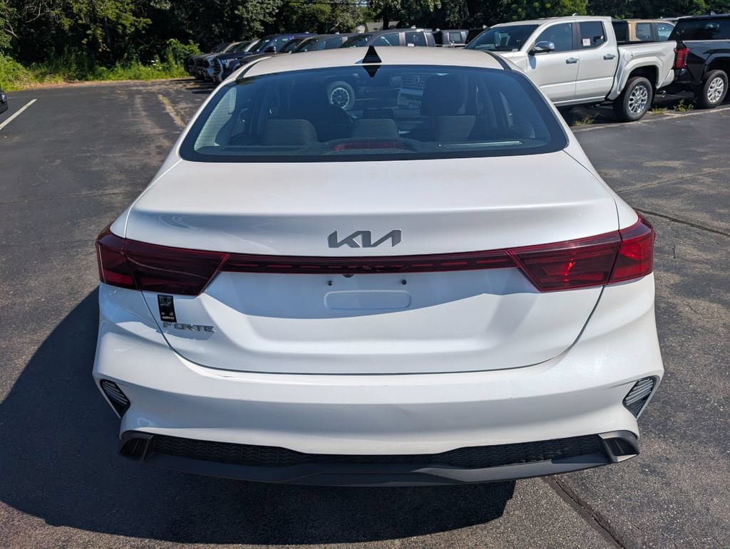 Used 2023 Kia Forte LXS FWD image 7