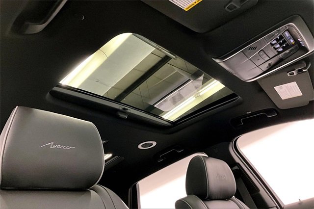 Used 2024 Buick Enclave Avenir image 16