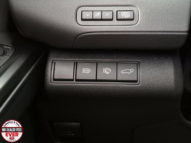 New 2026 Toyota C-HR AWD/4WD image 18