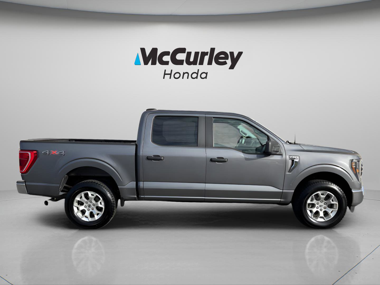 Used 2023 Ford F150 XLT image 2