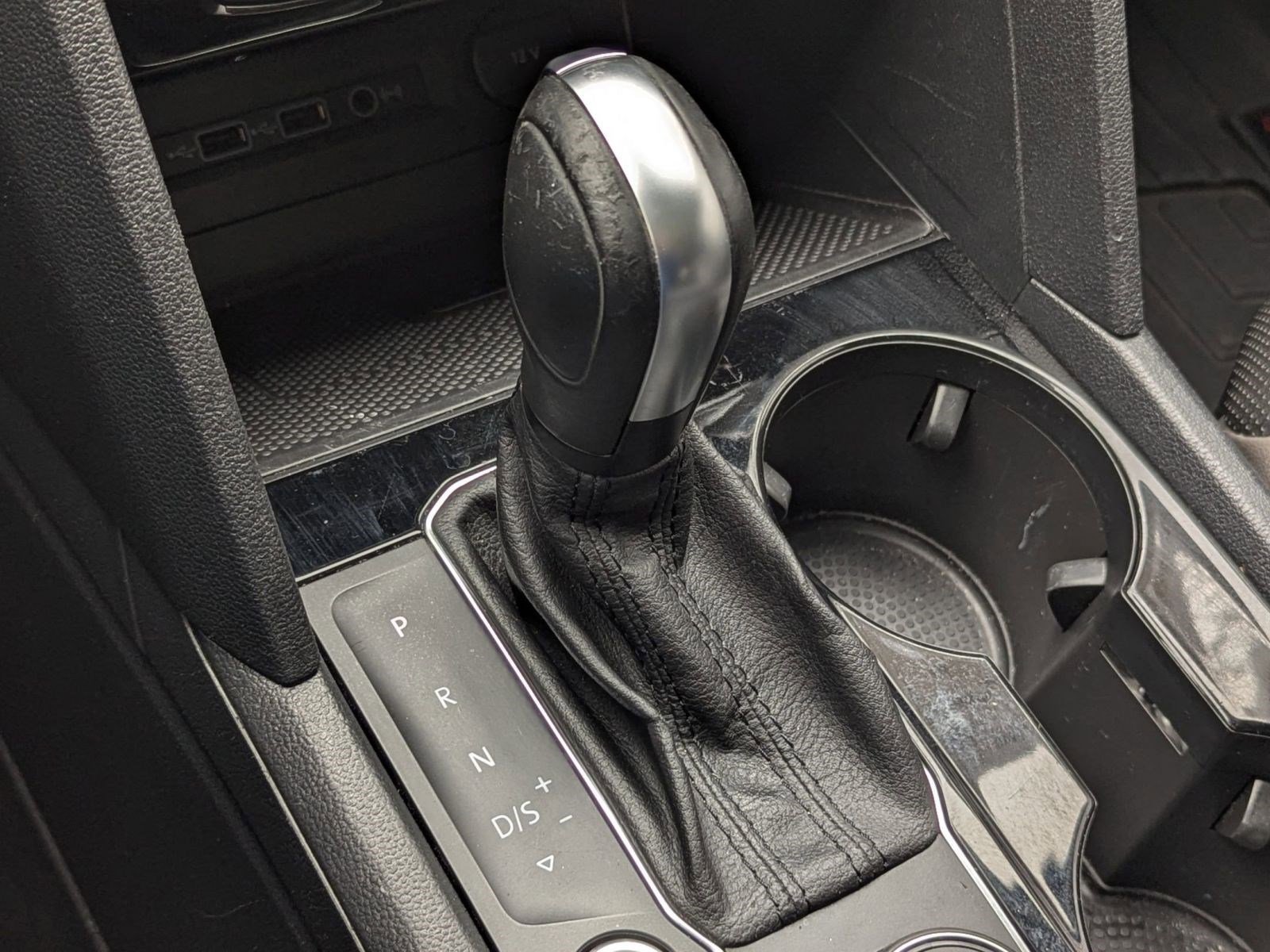 Used 2021 Volkswagen Atlas SEL Premium image 34