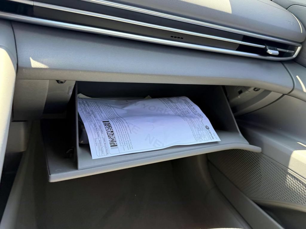 Certified 2023 Hyundai Elantra SE FWD image 33