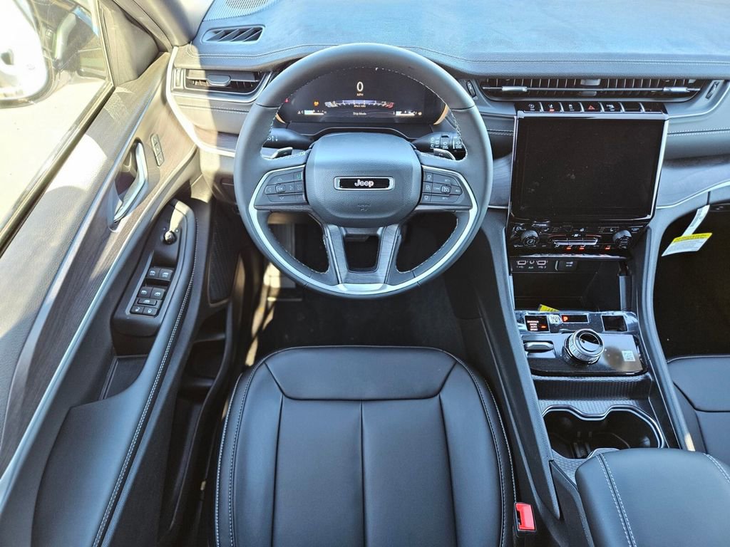 New 2025 Jeep Grand Cherokee Limited image 13