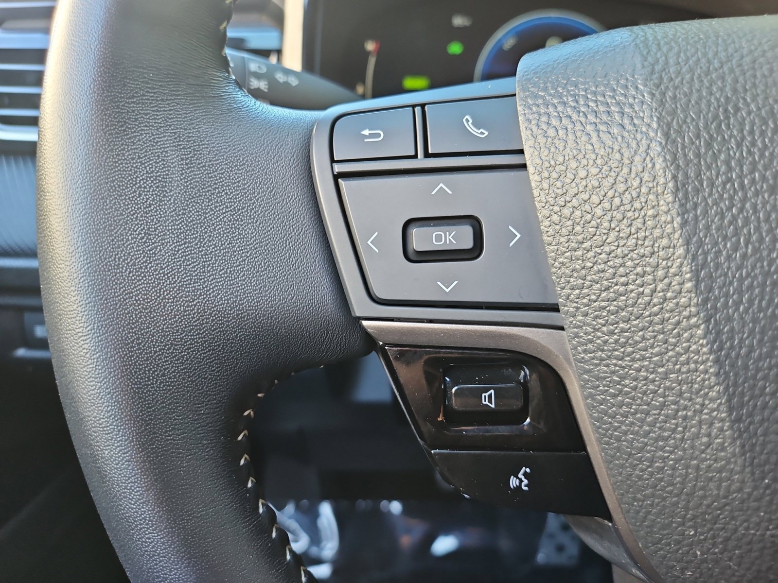 Used 2025 Toyota Camry SE FWD image 30