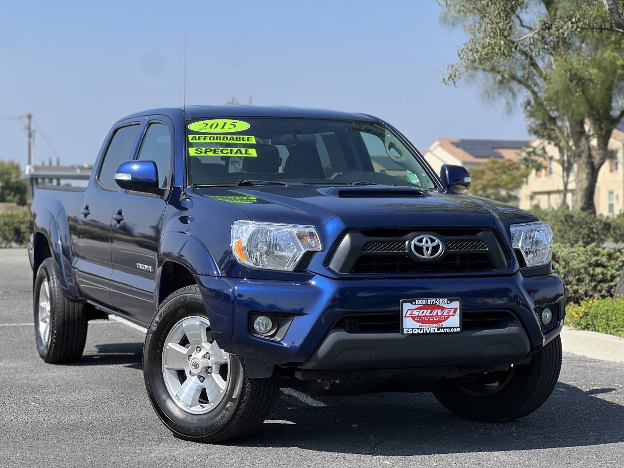 Used 2015 Toyota Tacoma PreRunner w/ TRD Sport Package RWD image 1
