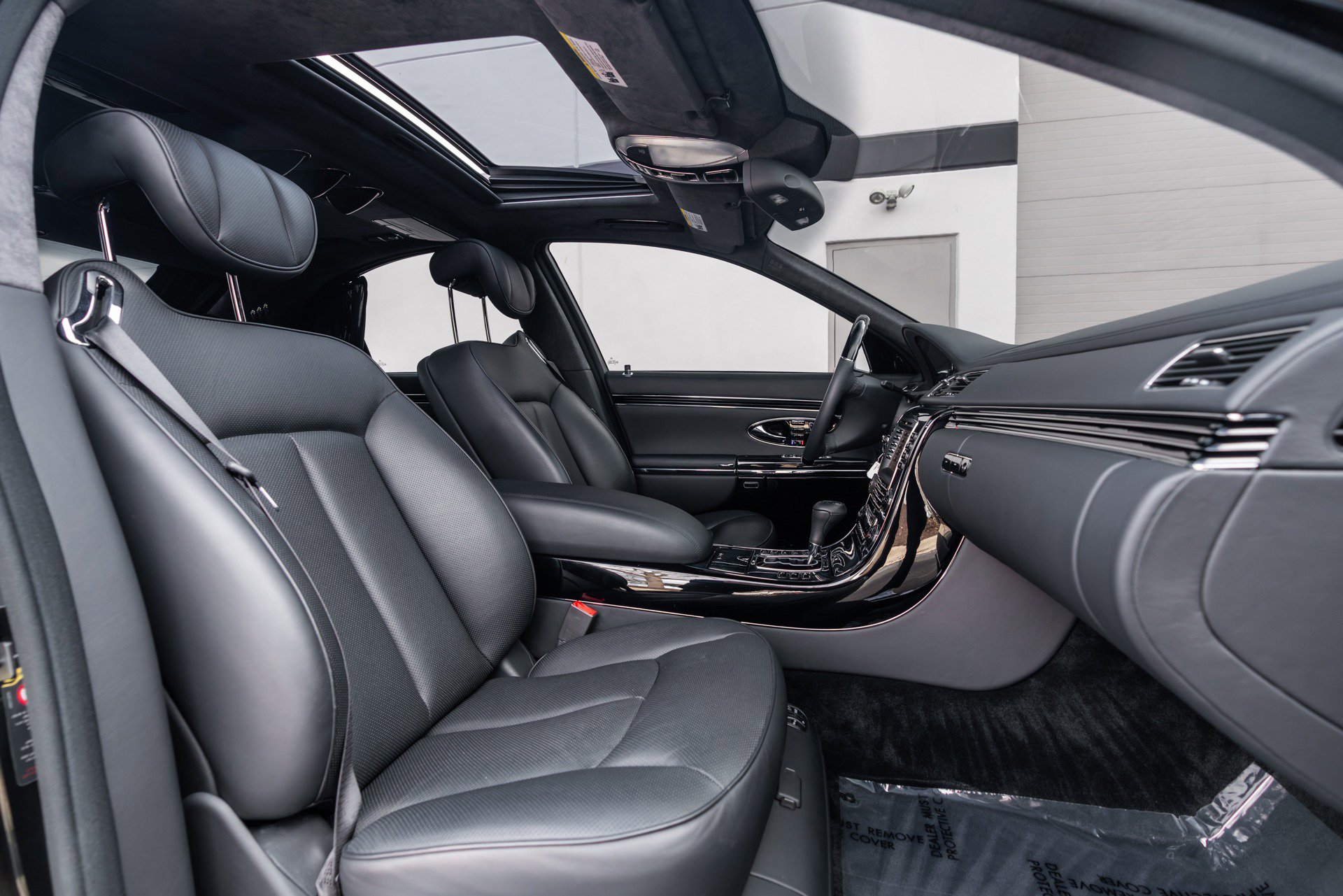 Used 2009 Maybach 57 S image 25