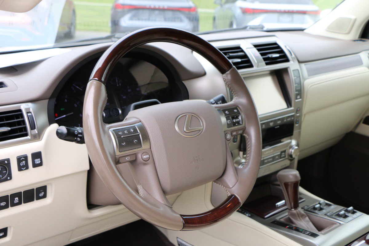 Used 2019 Lexus GX 460 Luxury AWD/4WD image 19