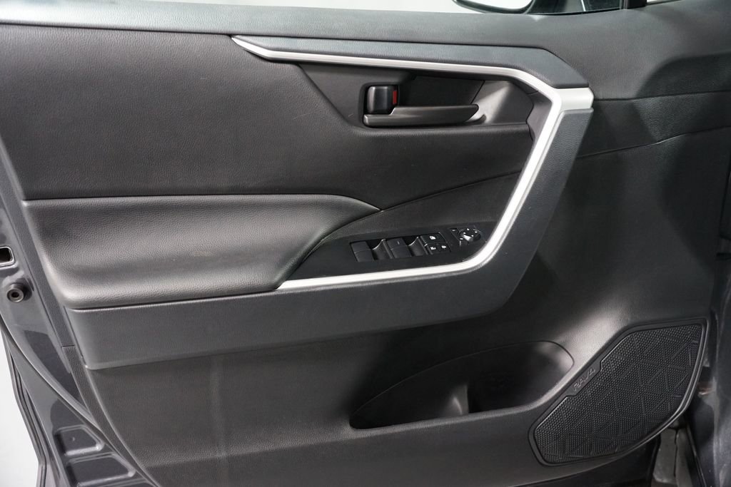 Certified 2025 Toyota RAV4 LE image 28