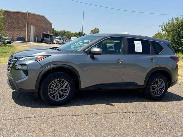 Used 2026 Nissan Rogue SV AWD/4WD image 3