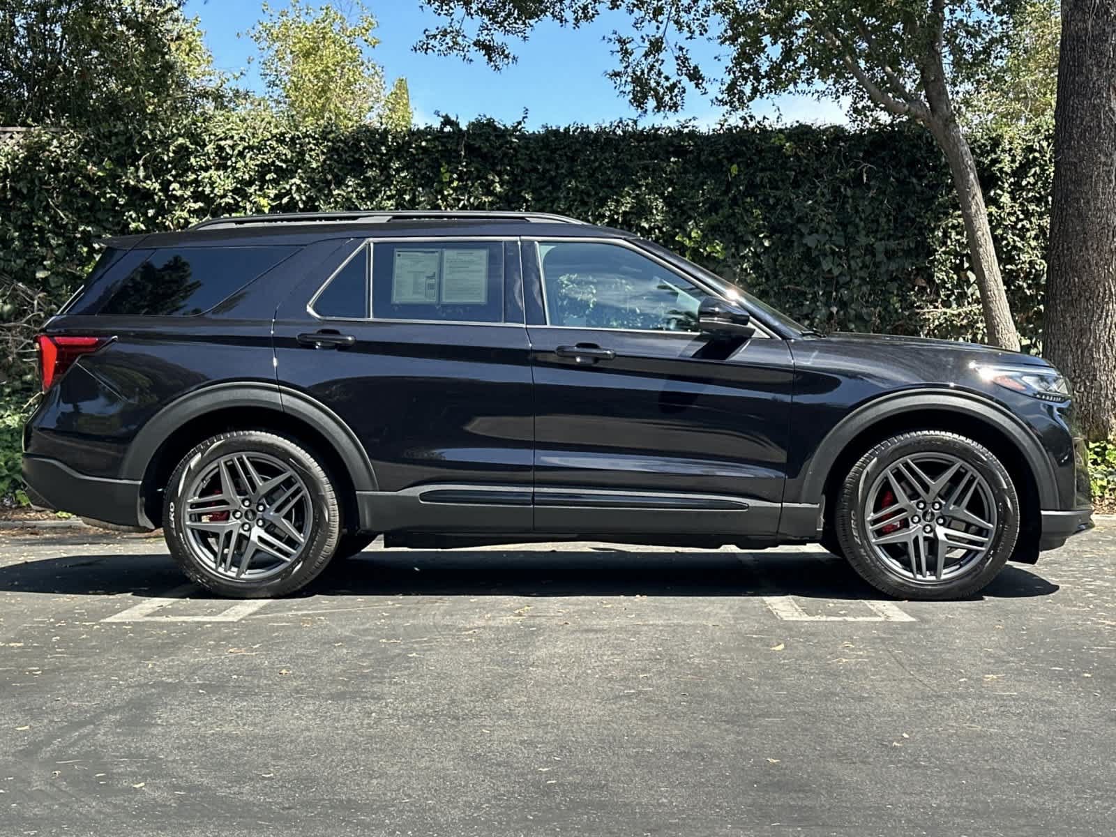 Certified 2025 Ford Explorer ST RWD image 8