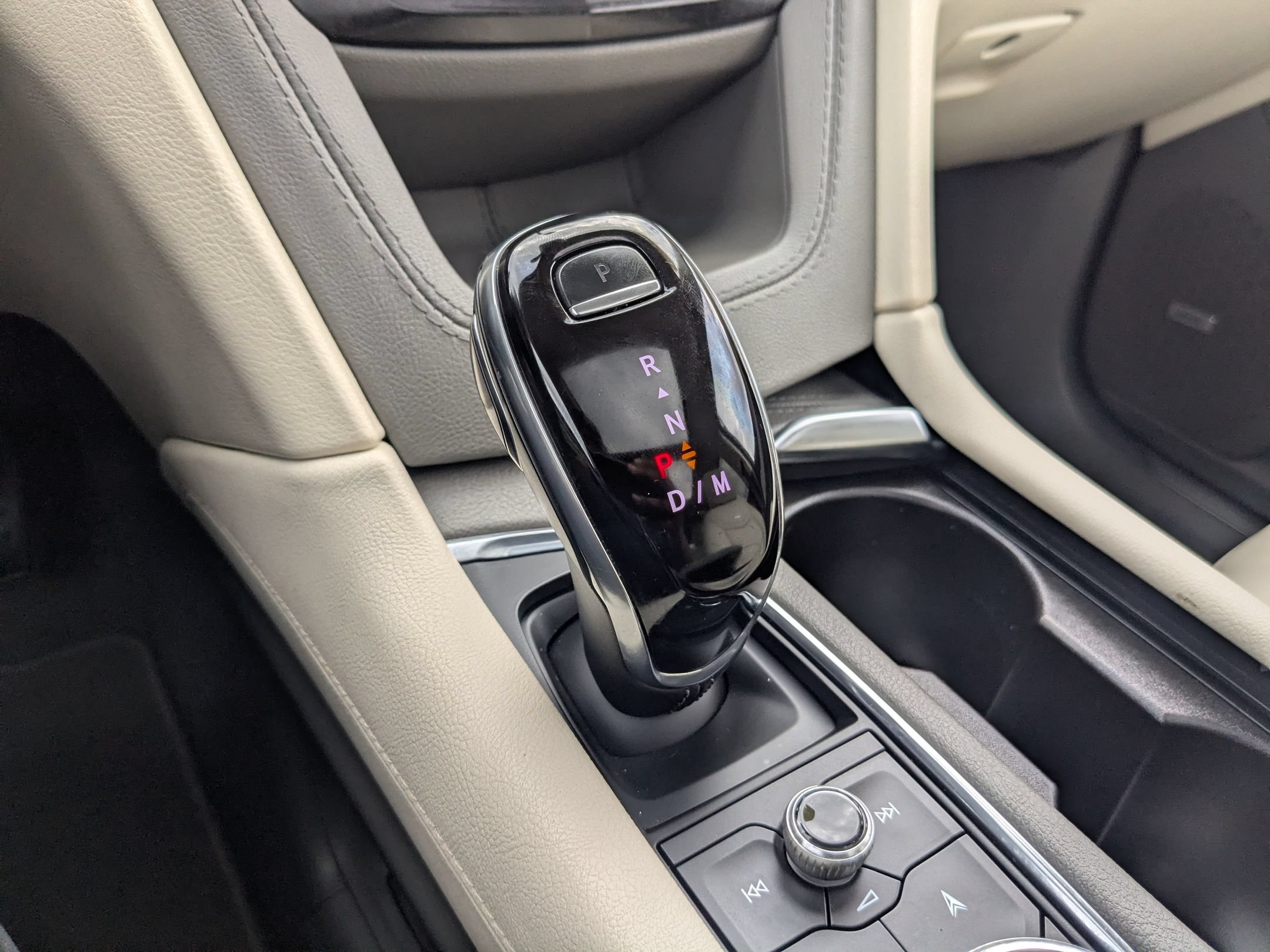 Used 2023 Cadillac XT5 Premium Luxury w/ LPO, Floor Liner Package FWD image 21