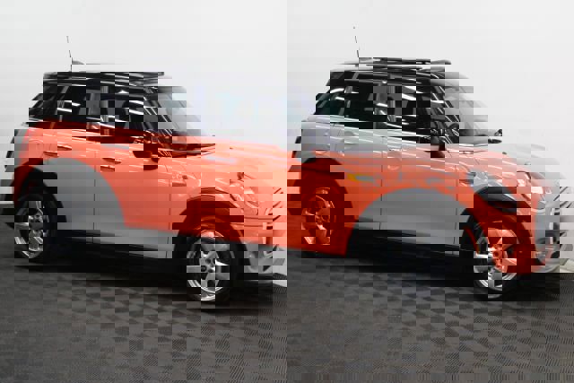 Used 2015 MINI Cooper 4-Door Hardtop image 3