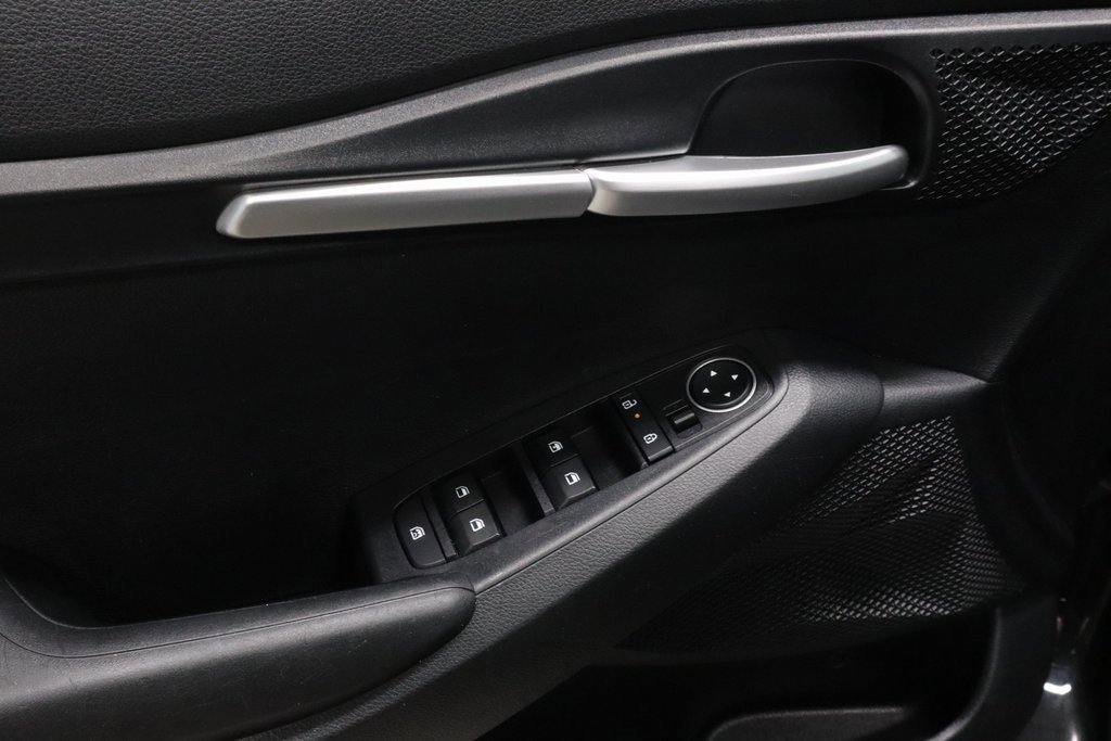 Used 2025 Kia Seltos LX image 22