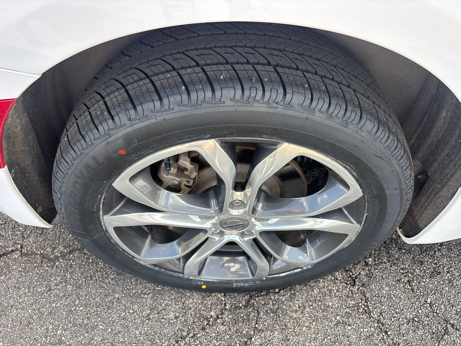 Used 2024 Chrysler Pacifica Pinnacle AWD/4WD image 10