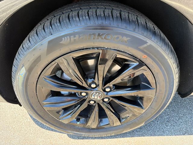 Used 2024 Buick Envista Sport Touring w/ Convenience I Package FWD image 11