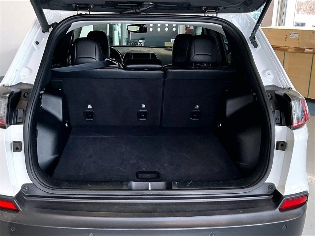 Used 2023 Jeep Cherokee Altitude Lux image 34
