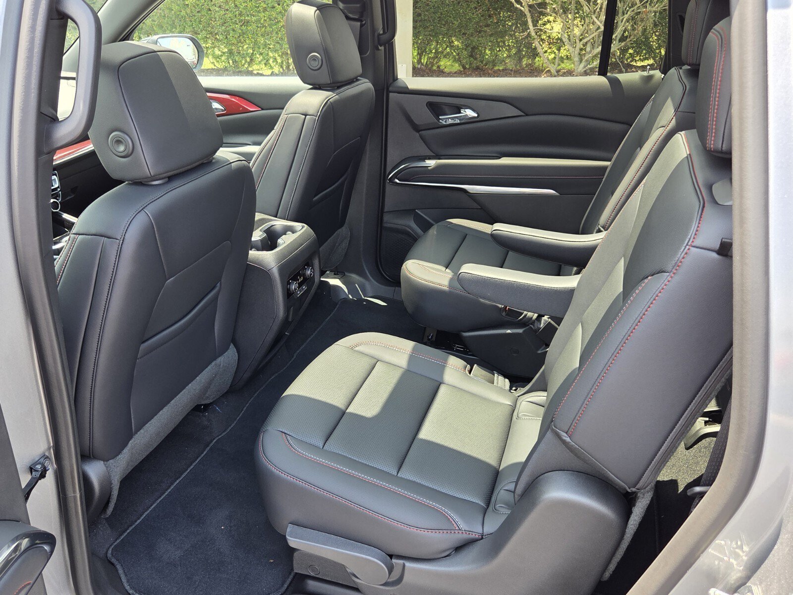 New 2026 Chevrolet Traverse Z71 w/ Driver Confidence Package AWD/4WD image 6