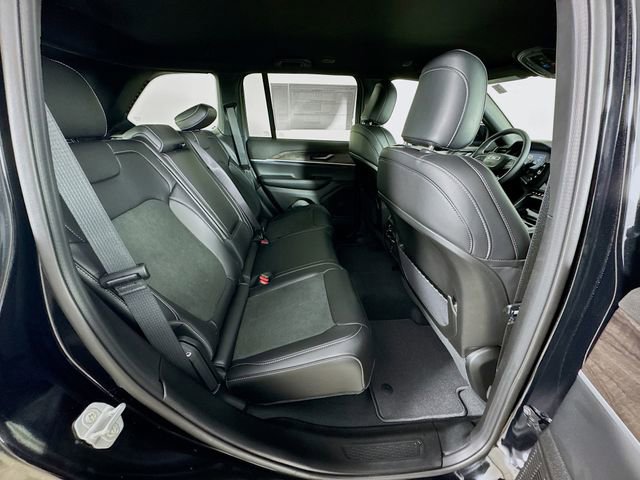 New 2026 Jeep Grand Cherokee Altitude image 29