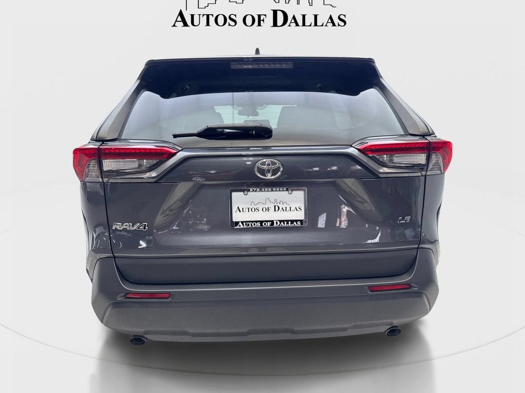 Used 2021 Toyota RAV4 LE FWD image 7
