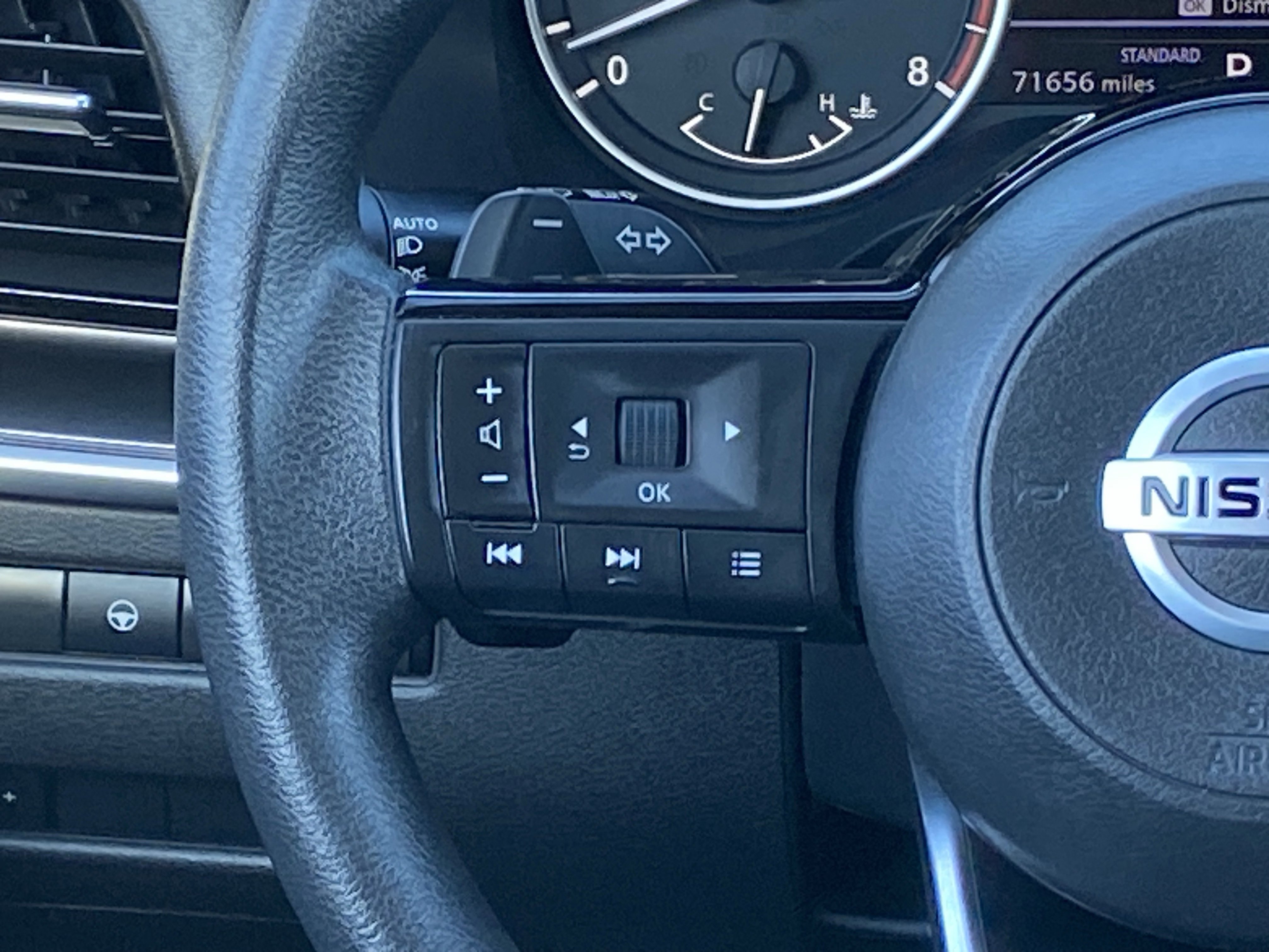 Used 2021 Nissan Rogue SV image 17