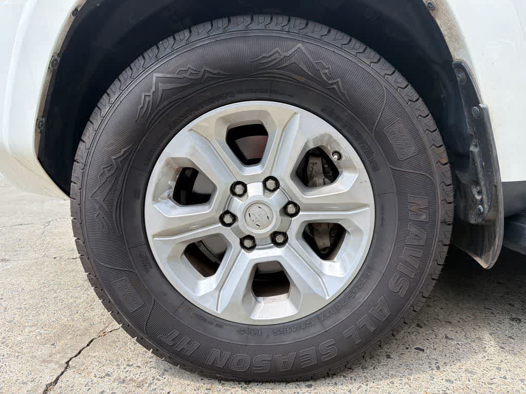 Used 2019 Toyota 4Runner SR5 Premium RWD image 5