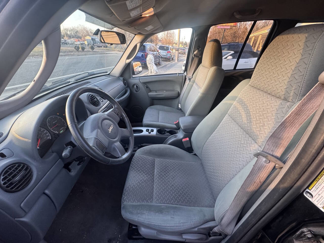 Used 2005 Jeep Liberty Renegade image 19