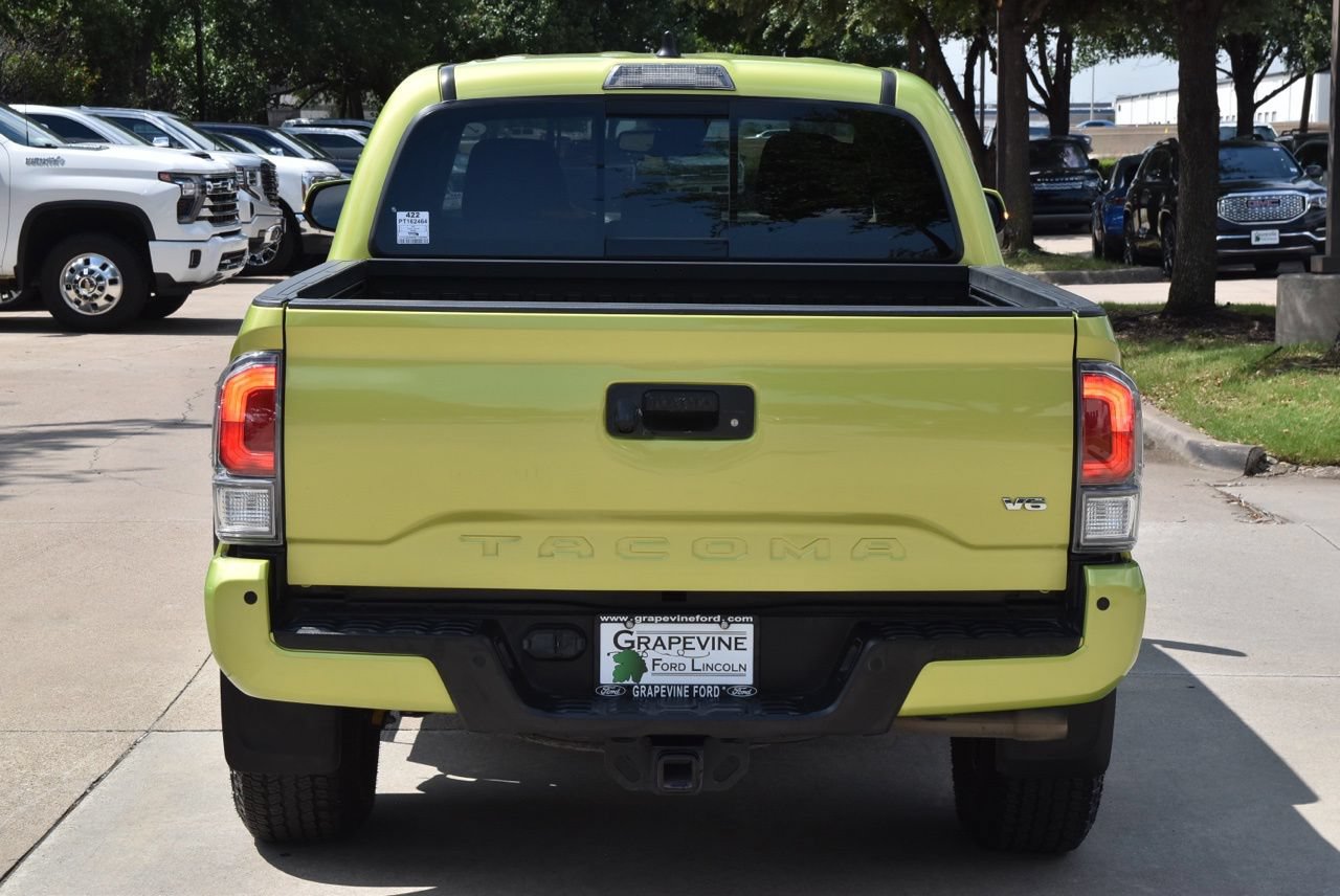 Used 2023 Toyota Tacoma TRD Off-Road w/ Technology Package AWD/4WD image 9
