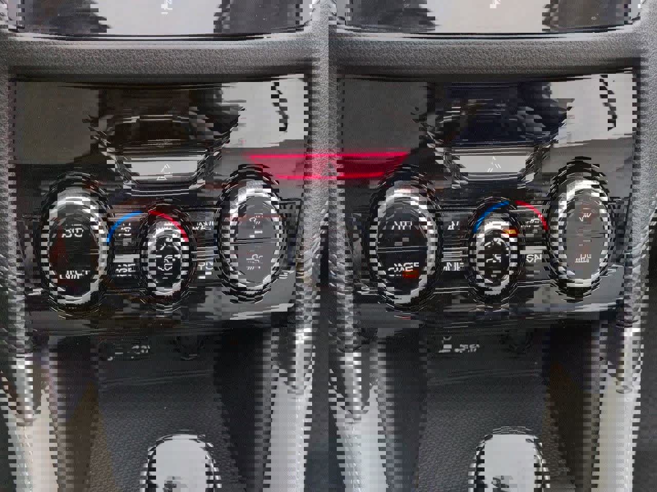 Used 2021 Subaru Forester Limited image 29