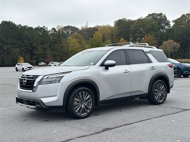 Certified 2025 Nissan Pathfinder SL w/ SL Premium Package image 3