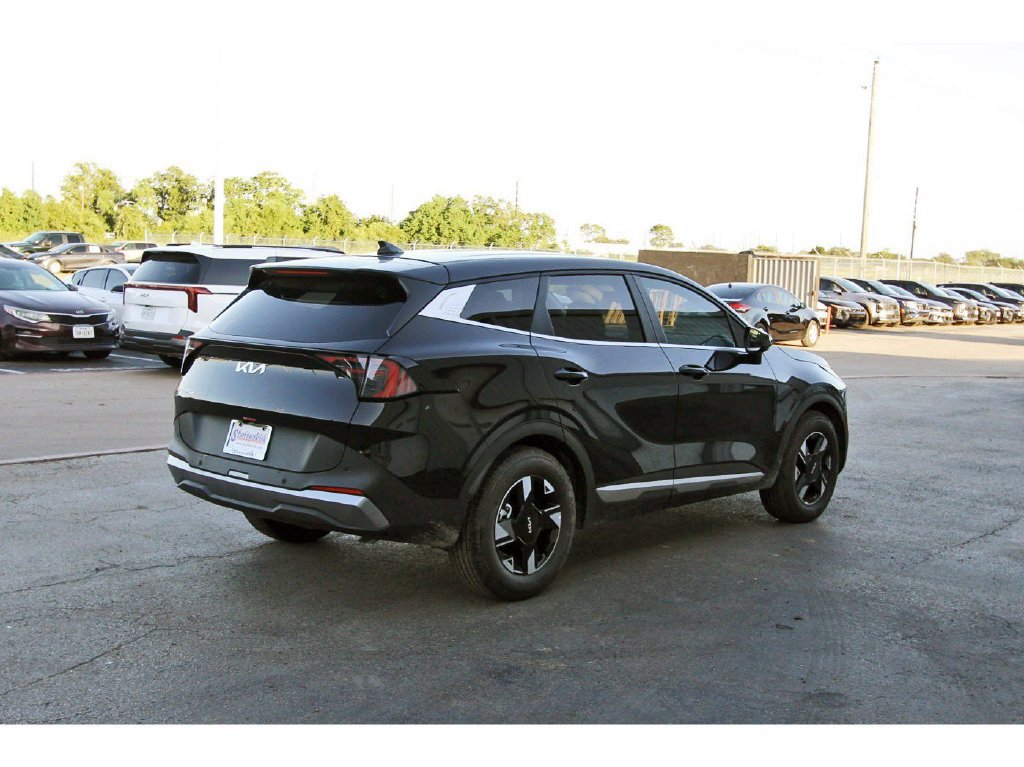 New 2026 Kia Sportage LX FWD image 4