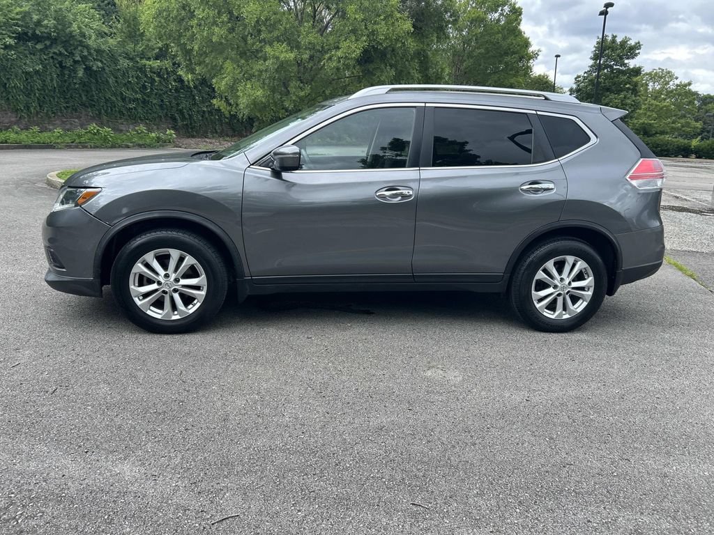 Used 2015 Nissan Rogue SV FWD image 4