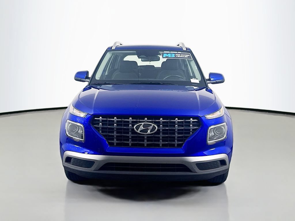Certified 2025 Hyundai Venue SEL FWD image 2