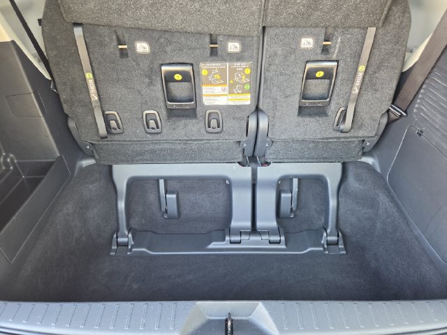 Used 2026 Toyota Sienna Platinum AWD/4WD image 29