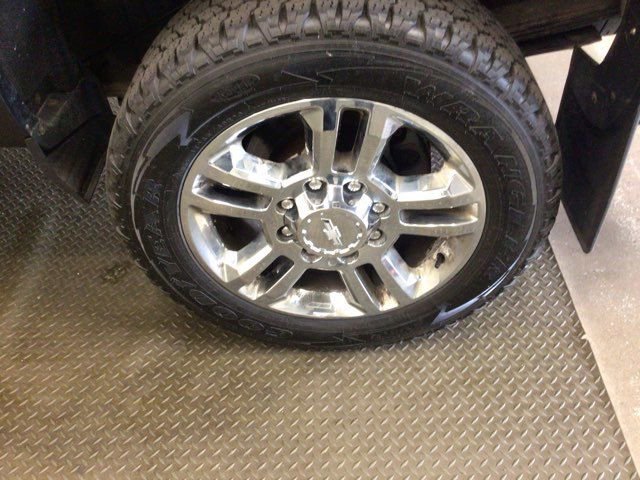 Used 2017 Chevrolet Silverado 2500 High Country w/ Snow Plow Prep Package AWD/4WD image 27