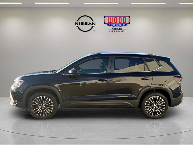 Used 2025 Volkswagen Taos SE image 9