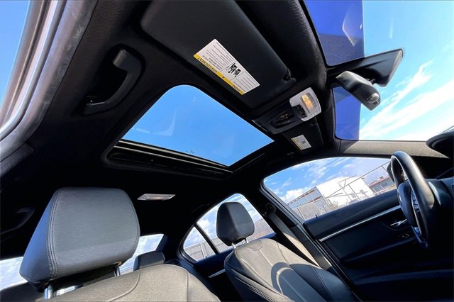 Used 2018 BMW 330e w/ Convenience Package image 17