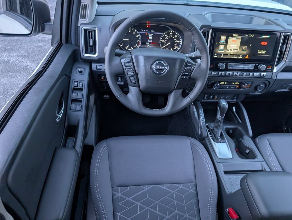 New 2025 Nissan Frontier SV w/ SV Convenience Package RWD image 8