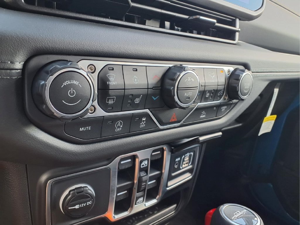 New 2026 Jeep Gladiator Sport AWD/4WD image 12