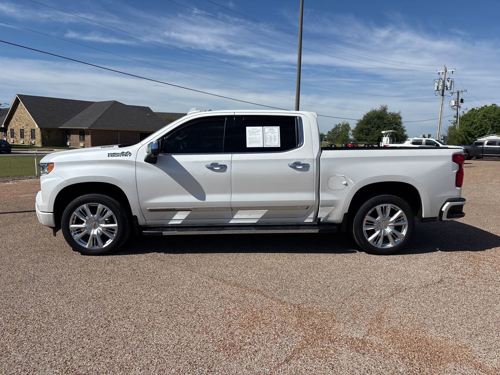 Used 2022 Chevrolet Silverado 1500 High Country w/ High Country Premium Package image 2