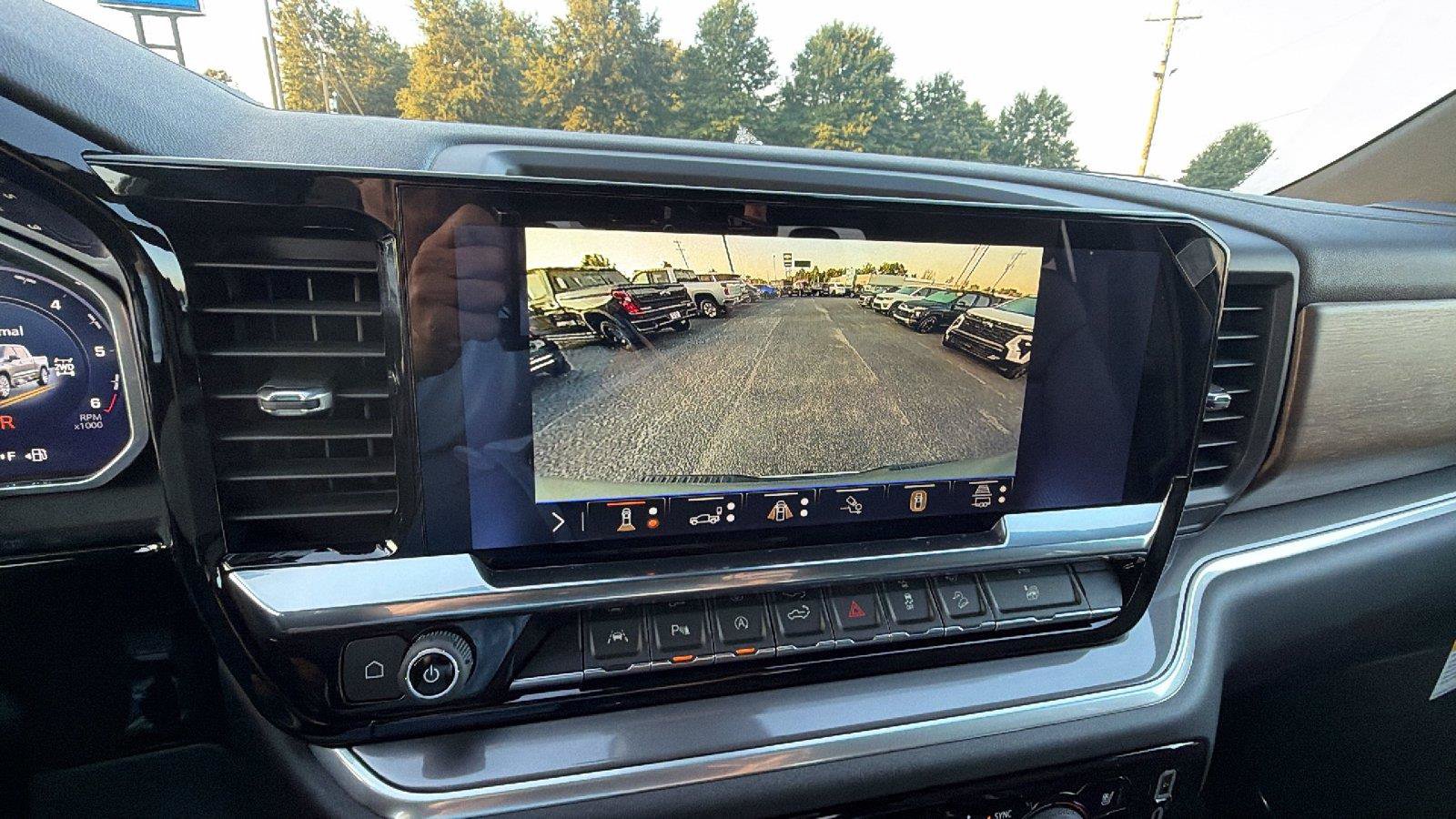 New 2026 Chevrolet Silverado 1500 High Country w/ Z71 Off-Road Package AWD/4WD image 30