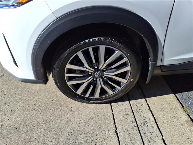 Used 2024 Nissan Kicks SV image 9