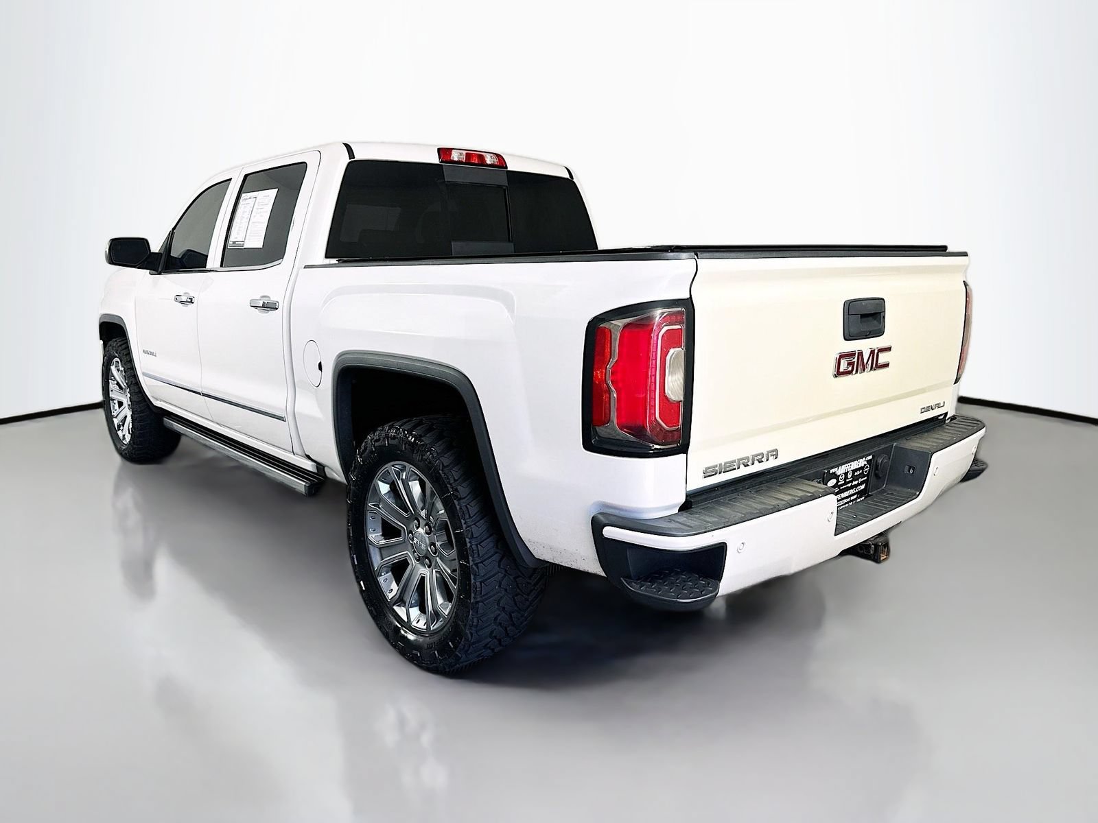 Used 2017 GMC Sierra 1500 Denali w/ Denali Ultimate Package AWD/4WD image 5