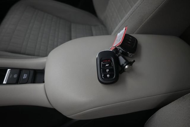 Certified 2025 Honda HR-V LX image 9