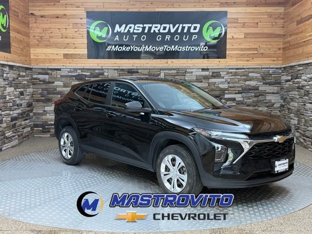 Used 2024 Chevrolet Trax LS FWD image 1
