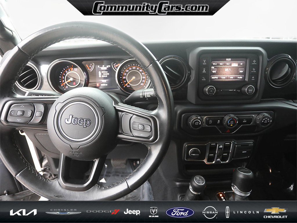 Used 2020 Jeep Gladiator Sport image 15