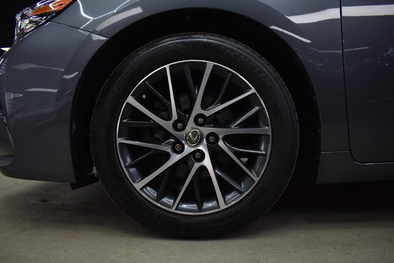 Used 2018 Lexus ES 350 w/ Luxury Package w/Wood Trim image 12